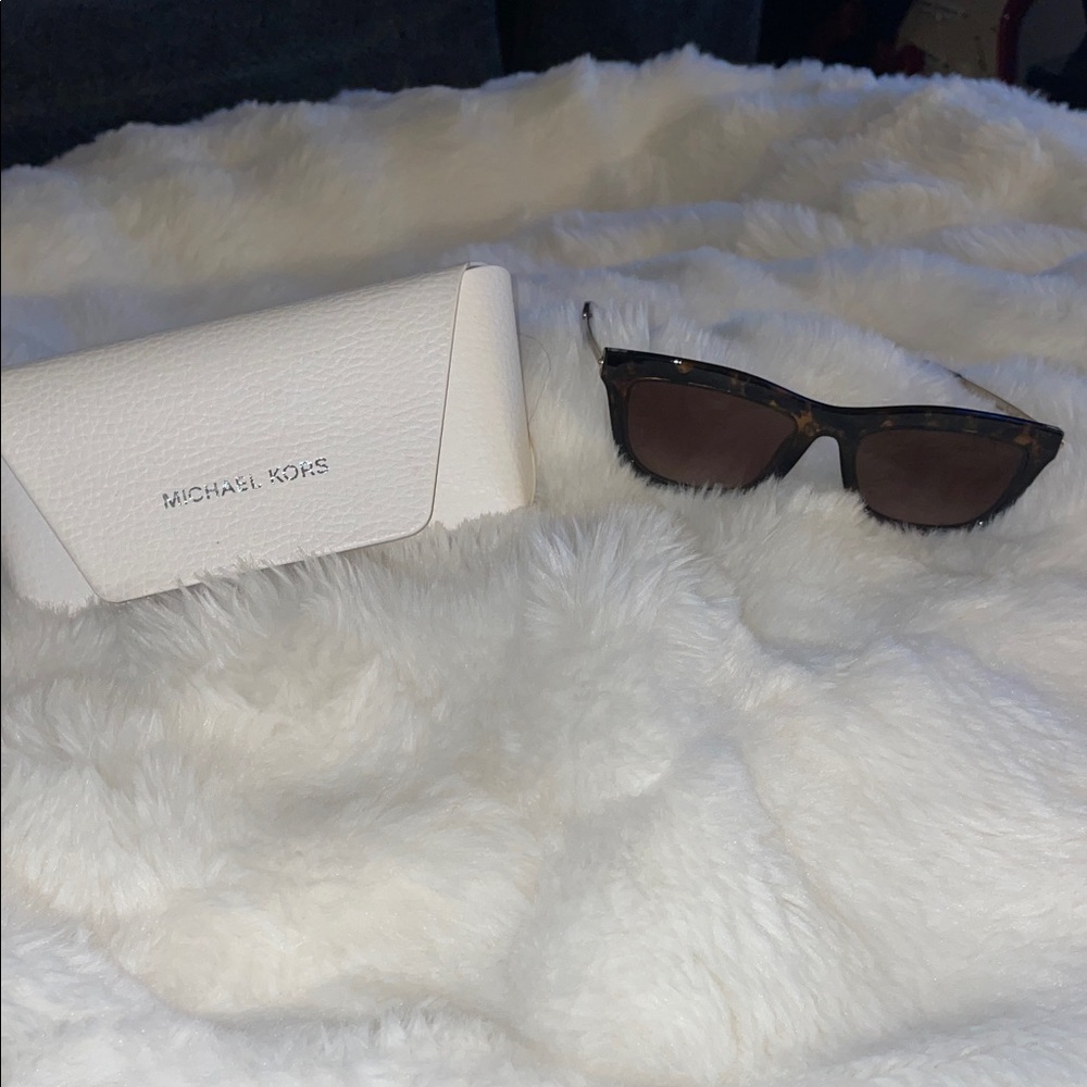 Michael Kors tortoise Sunglasses with White Case